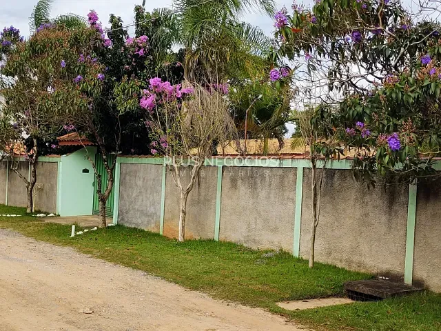 Chácara com 1200m² 2 quartos e 3 banheiros, à venda, no bairro Jardim dos Ipês em Salto de Pirapora