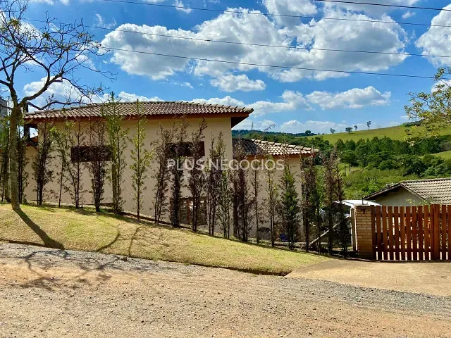 Chácara com 1000m² 3 quartos e 3 banheiros, à venda, no bairro Condomínio Sítio dos Pessegueiros (Paruru) em Ibiúna