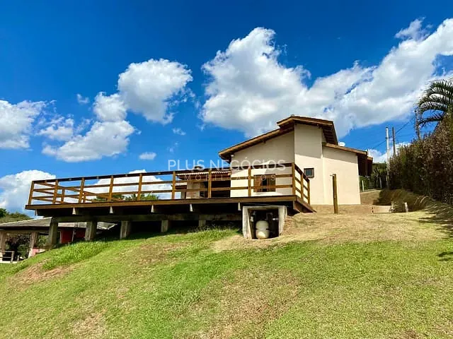 Chácara com 1000m² 3 quartos e 3 banheiros, à venda, no bairro Condomínio Sítio dos Pessegueiros (Paruru) em Ibiúna