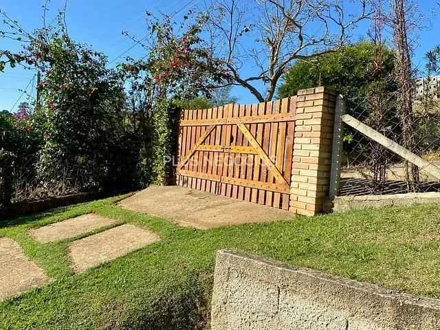 Chácara com 1000m² 3 quartos e 3 banheiros, à venda, no bairro Condomínio Sítio dos Pessegueiros (Paruru) em Ibiúna