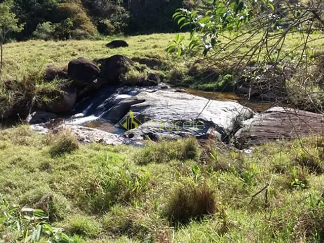 Chácara à venda, no bairro Centro em Cruzeiro