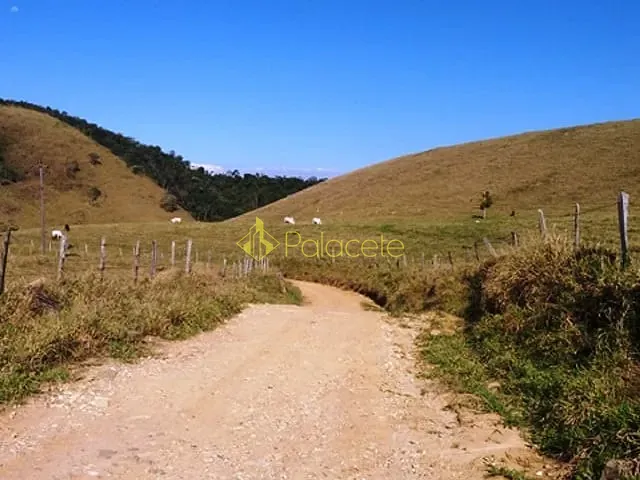 Chácara à venda, no bairro Centro em Cruzeiro