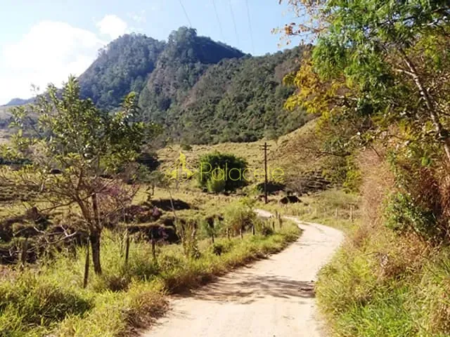 Chácara à venda, no bairro Centro em Cruzeiro