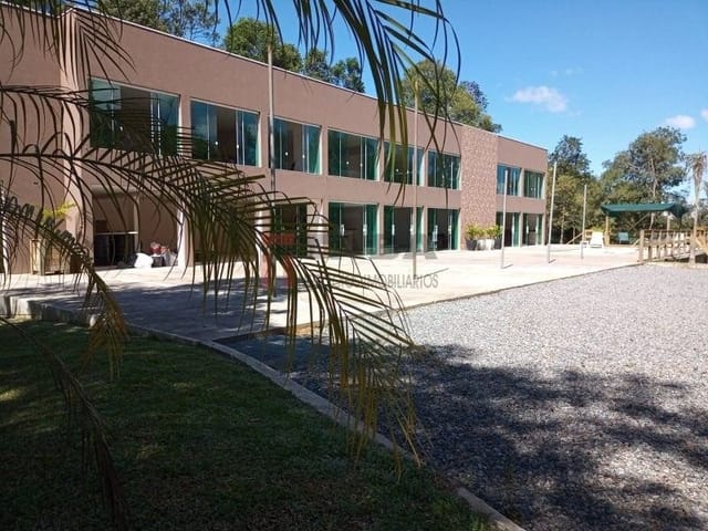 Chácara com 18000m² 4 quartos e 5 banheiros, para alugar, no bairro Itajacuru em Colombo