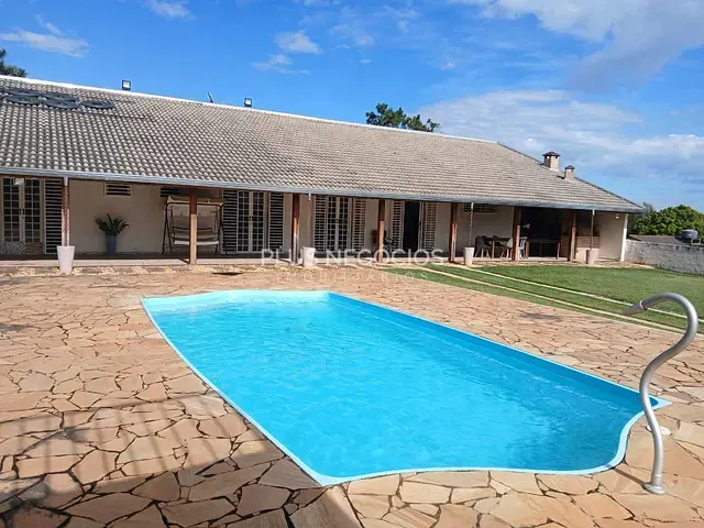 Chácara com 1000m² 3 quartos e 4 banheiros, à venda, no bairro Arco Íris em Salto de Pirapora