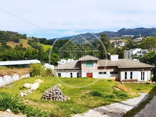 Chácara com 1200m² 4 quartos e 2 banheiros, à venda, no bairro Parque Índio de Ouro em Lindóia