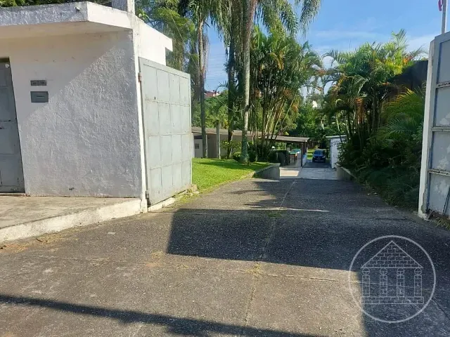Chácara com 1000m², para alugar, no bairro Parelheiros em São Paulo