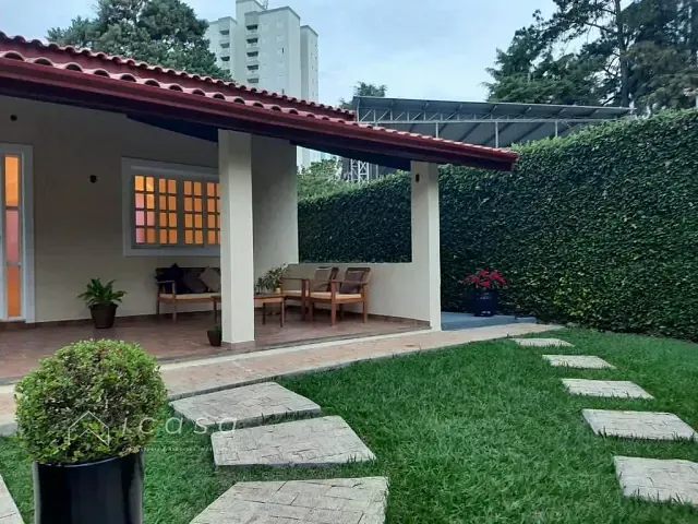 Chácara com 1570m² 3 quartos e 2 banheiros, à venda, no bairro Jardim Uirá em São José dos Campos