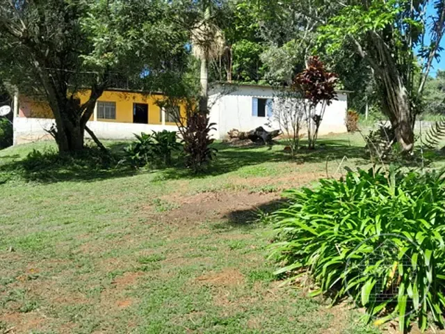 Chácara com 860m² 4 quartos e 2 banheiros, à venda, no bairro Jardim Santa Tereza em São Paulo