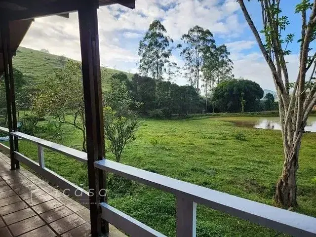 Chácara com 130m² 4 quartos e 2 banheiros, à venda, no bairro Bairro do Sertãozinho em São José dos Campos
