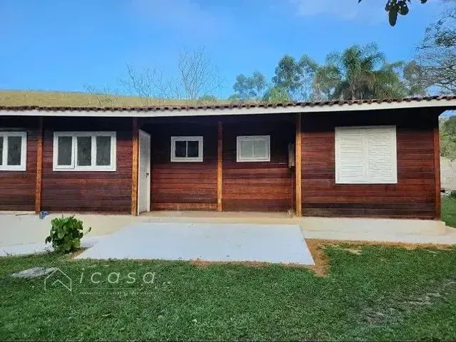 Chácara com 130m² 4 quartos e 2 banheiros, à venda, no bairro Bairro do Sertãozinho em São José dos Campos