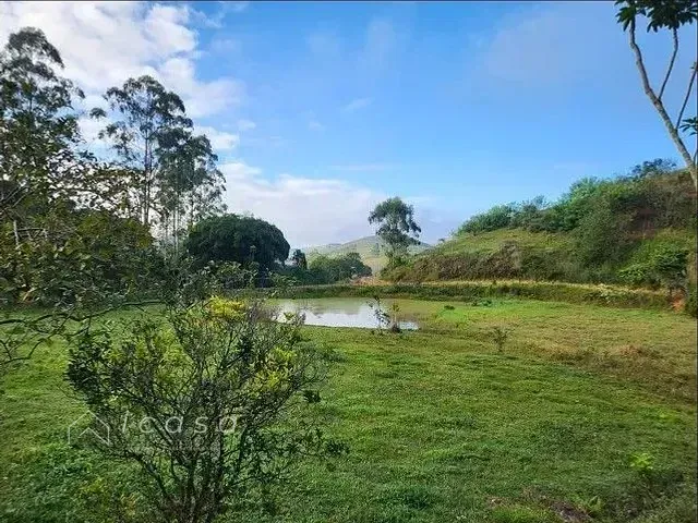 Chácara com 130m² 4 quartos e 2 banheiros, à venda, no bairro Bairro do Sertãozinho em São José dos Campos