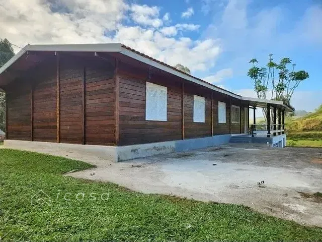 Chácara com 130m² 4 quartos e 2 banheiros, à venda, no bairro Bairro do Sertãozinho em São José dos Campos