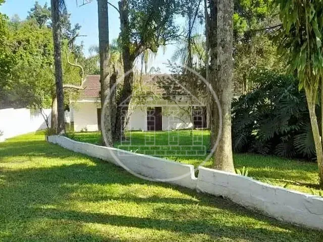 Chácara com 4388m² 4 quartos e 5 banheiros, à venda, no bairro Filipinho em Embu-Guaçu