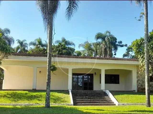 Chácara com 4388m² 4 quartos e 5 banheiros, à venda, no bairro Filipinho em Embu-Guaçu
