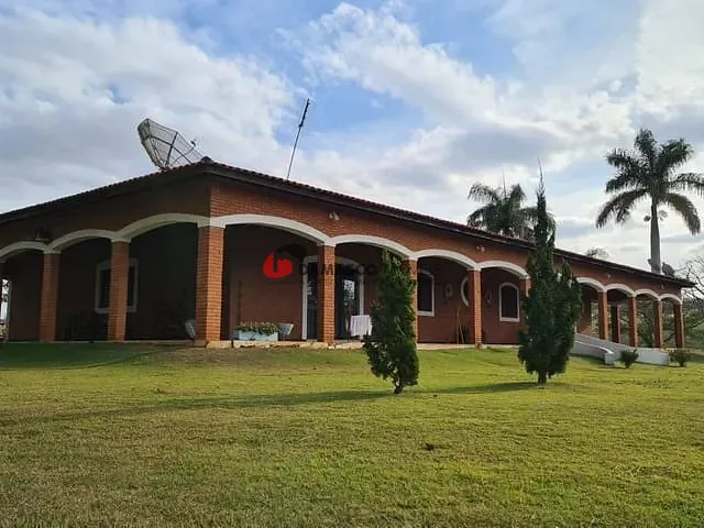 Chácara 4 quartos e 2 banheiros, à venda, no bairro Jardim Novo Aeroporto em Itapetininga