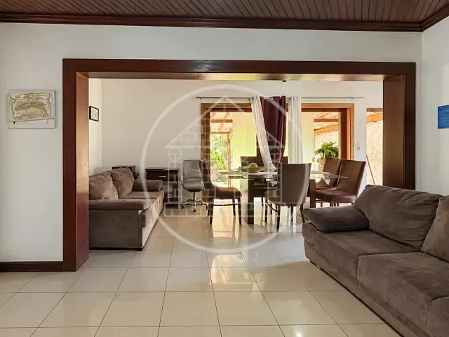Chácara com 1580m² 3 quartos e 2 banheiros, à venda, no bairro Jardim Shangrilá (Zona Sul) em São Paulo