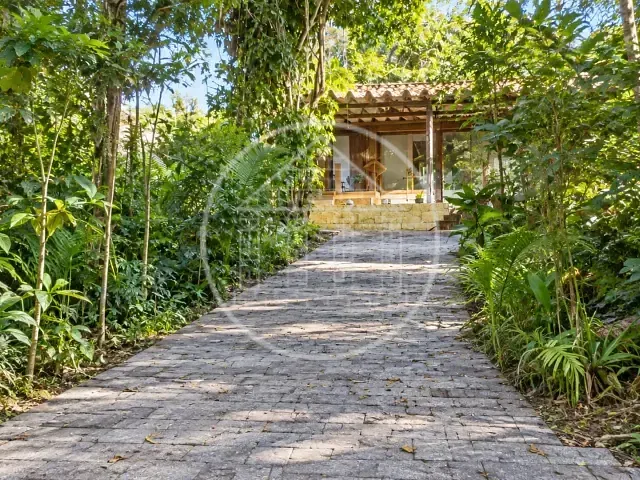 Chácara com 1580m² 3 quartos e 2 banheiros, à venda, no bairro Jardim Shangrilá (Zona Sul) em São Paulo