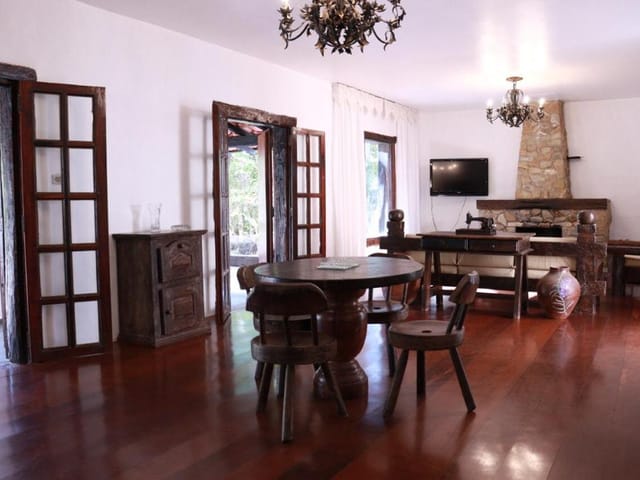 Chácara com 10000m² 8 quartos e 10 banheiros, à venda, no bairro Torrão de Ouro II em São José Dos Campos