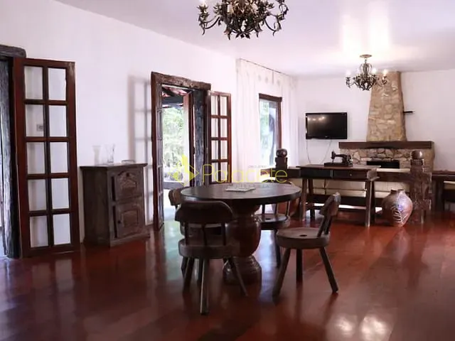 Chácara com 10000m² 8 quartos e 10 banheiros, à venda, no bairro Torrão de Ouro II em São José Dos Campos