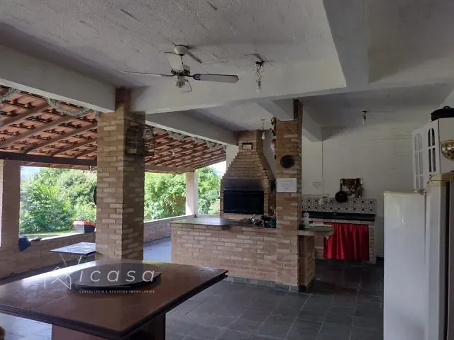 Chácara com 3000m² 4 quartos e 4 banheiros, à venda, no bairro Recreio Mantiqueira em Caçapava