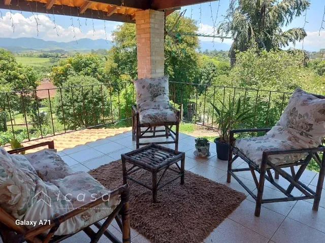 Chácara com 3000m² 4 quartos e 4 banheiros, à venda, no bairro Recreio Mantiqueira em Caçapava