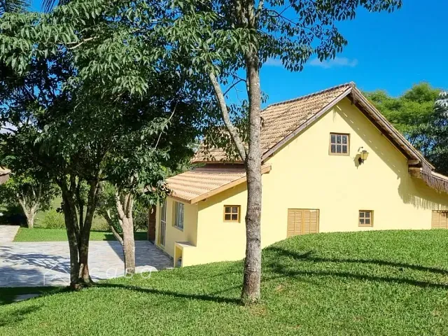 Chácara com 28000m² 4 quartos e 4 banheiros, à venda, no bairro Igaratá em Igaratá