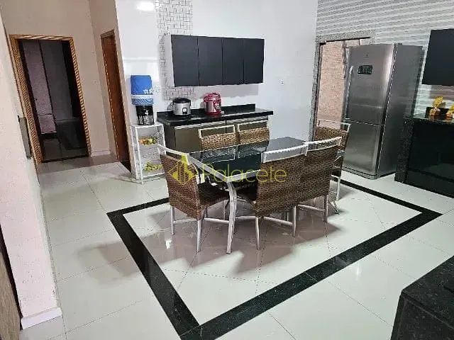 Chácara com 1200m² 2 quartos e 3 banheiros, à venda, no bairro Centro em Roseira