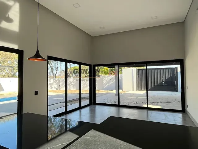 Chácara com 1031m² 3 quartos e 4 banheiros, à venda, no bairro Parque das Bandeiras 2 em Indaiatuba