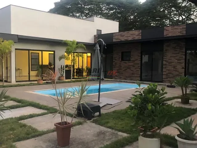 Chácara com 1031m² 3 quartos e 4 banheiros, à venda, no bairro Parque das Bandeiras 2 em Indaiatuba