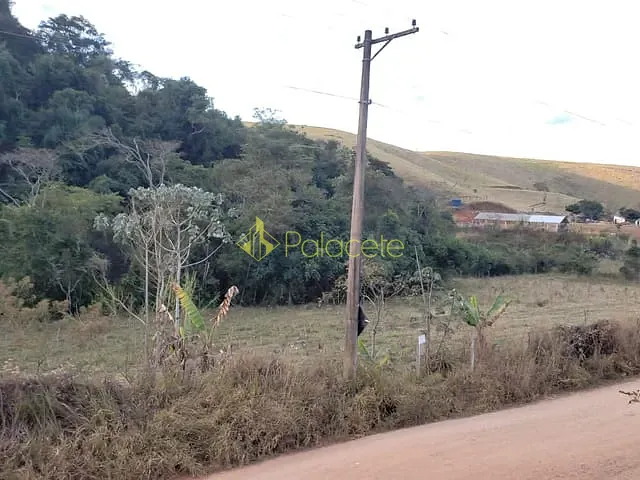 Chácara com 30000m², à venda, no bairro Aterrado em Lorena