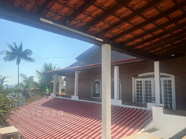 Chácara com 1660m² 3 quartos e 3 banheiros, à venda, no bairro Freitas em São José dos Campos