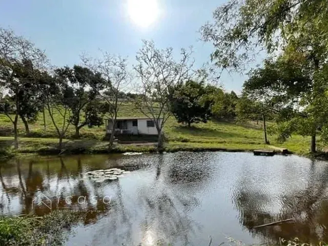 Chácara com 15000m² 4 quartos e 5 banheiros, à venda ou para alugar, no bairro Chácaras Rurais de Guararema em Jacareí