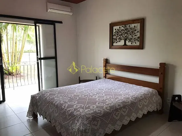 Chácara com 5400m² 5 quartos e 6 banheiros, à venda, no bairro Bom Sucesso em Pindamonhangaba