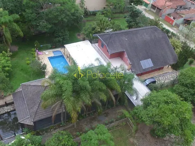 Chácara com 5400m² 5 quartos e 6 banheiros, à venda, no bairro Bom Sucesso em Pindamonhangaba