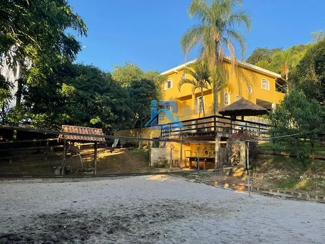 Chácara com 1560m² 5 quartos e 3 banheiros, à venda, no bairro Pomar São Jorge em Itatiba