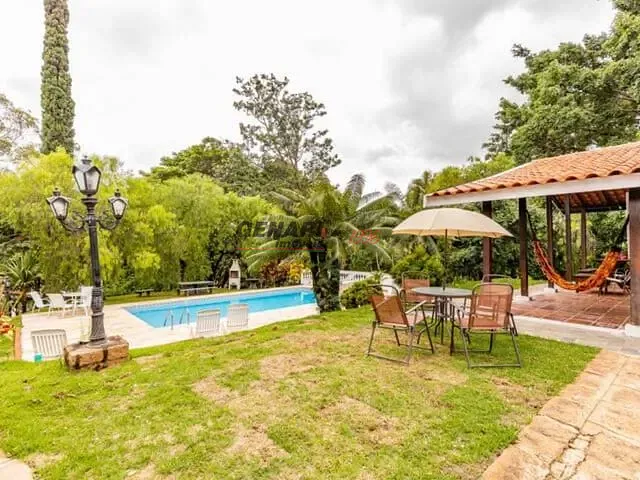 Chácara com 2500m² 3 quartos e 5 banheiros, à venda, no bairro Terras de Itaici em Indaiatuba