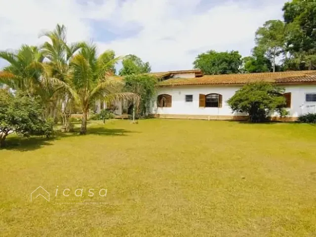 Chácara com 3160m² 3 quartos e 3 banheiros, à venda ou para alugar, no bairro Centro em Igaratá