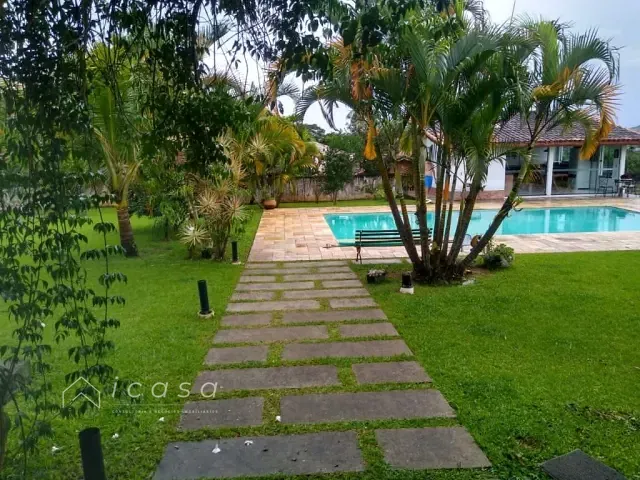 Chácara com 3160m² 3 quartos e 3 banheiros, à venda ou para alugar, no bairro Centro em Igaratá