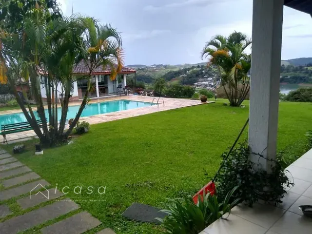Chácara com 3160m² 3 quartos e 3 banheiros, à venda ou para alugar, no bairro Centro em Igaratá