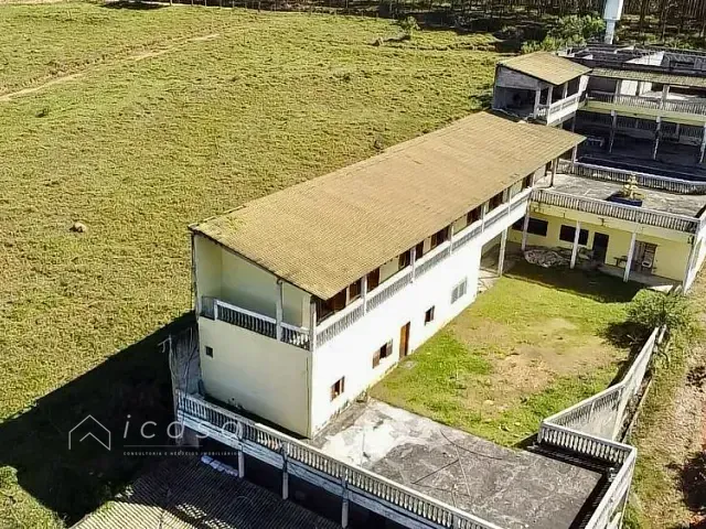 Chácara com 4000m² 21 quartos e 17 banheiros, à venda, no bairro Parque Agrinco em Guararema