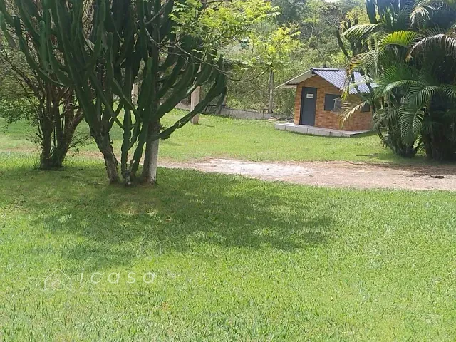 Chácara com 2600m² 3 quartos e 2 banheiros, à venda, no bairro Zona Rural em Caçapava