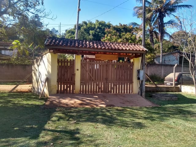 Chácara com 3000m² 3 quartos e 3 banheiros, à venda, no bairro Goiabal em Pindamonhangaba