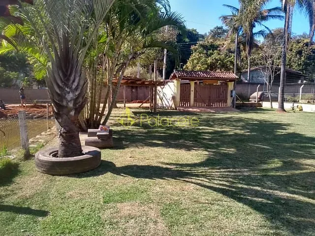Chácara com 3000m² 3 quartos e 3 banheiros, à venda, no bairro Goiabal em Pindamonhangaba