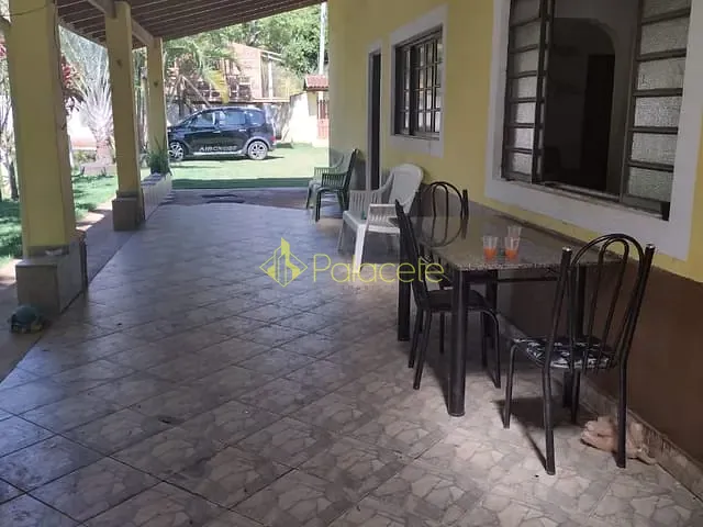 Chácara com 3000m² 3 quartos e 3 banheiros, à venda, no bairro Goiabal em Pindamonhangaba