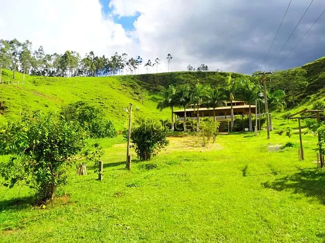 Chácara com 37000m² 4 quartos e 3 banheiros, à venda, no bairro Zona Rural em Silveiras