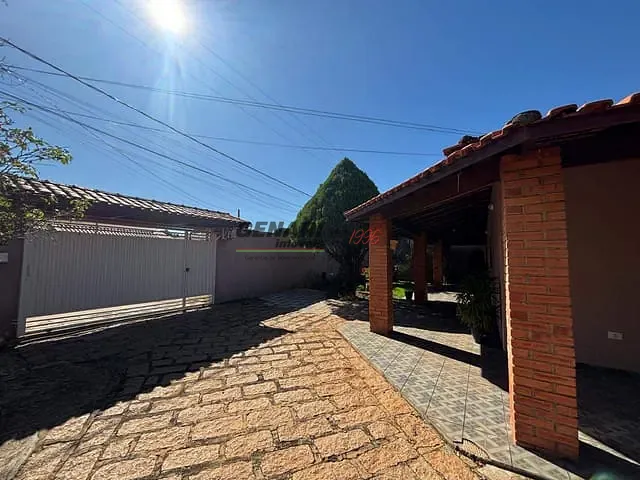 Chácara com 1000m² 4 quartos e 4 banheiros, à venda, no bairro Parque das Bandeiras em Indaiatuba