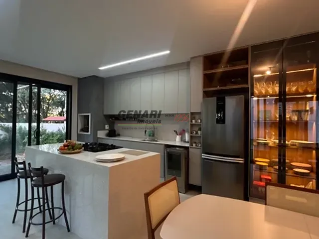 Chácara com 1050m² 4 quartos e 5 banheiros, à venda, no bairro Parque das Bandeiras 2 em Indaiatuba