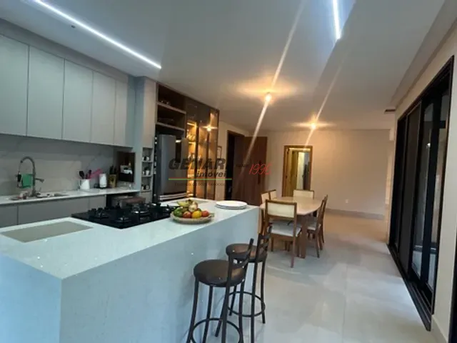 Chácara com 1050m² 4 quartos e 5 banheiros, à venda, no bairro Parque das Bandeiras 2 em Indaiatuba