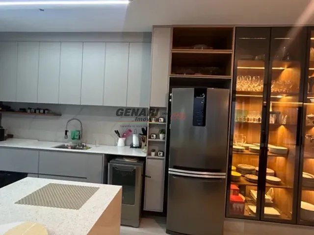 Chácara com 1050m² 4 quartos e 5 banheiros, à venda, no bairro Parque das Bandeiras 2 em Indaiatuba